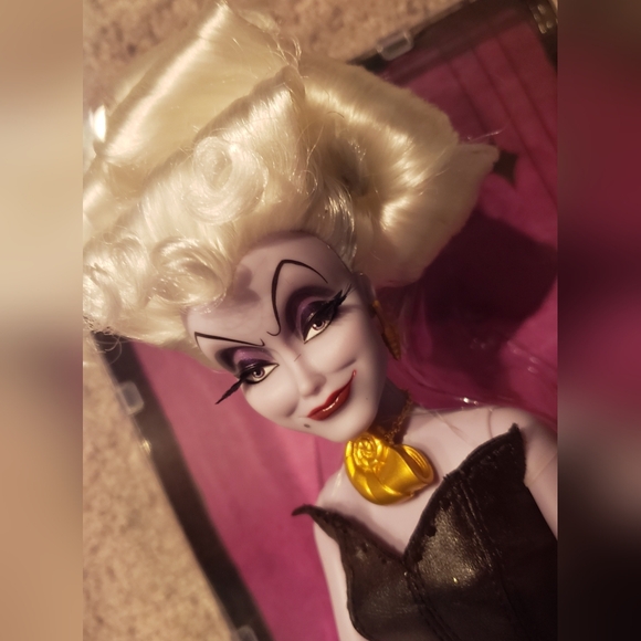 Disney Store Villains Designer Collection URSULA Doll - Picture 3 of 11